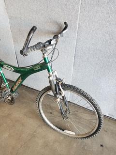 huffy maxx mountain bike 18 speed