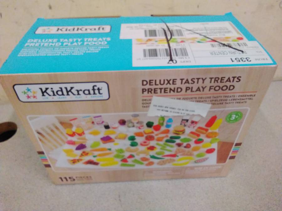 Kidkraft deluxe tasty treats pretend shop play food