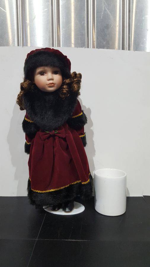 Alexandra 2000 best sale porcelain doll