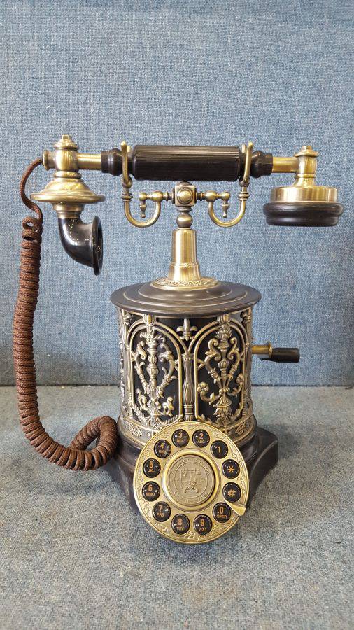 Paramount Collection Classic Series Antique Looking Telephone
