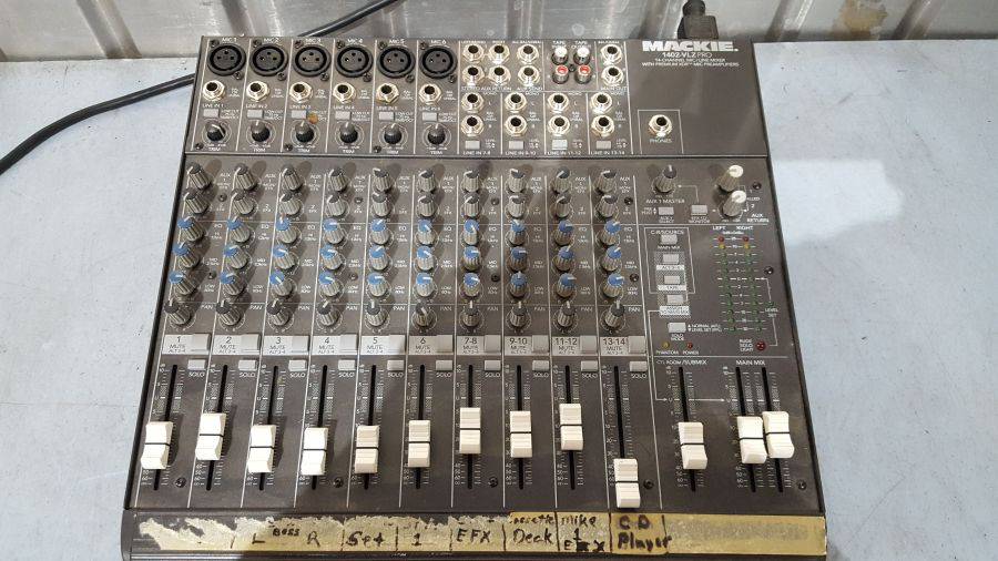 Mackie 1402-VLZ Pro 14 Mic/Line Mixer With Premium Mic Auction | Auction Synergy