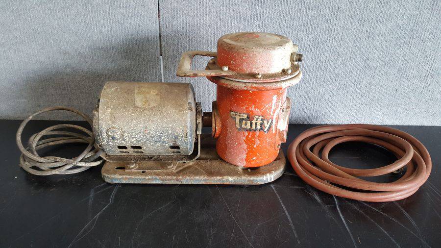 Vintage Tuffy Air Compressor. 3 E Auction | Auction Synergy