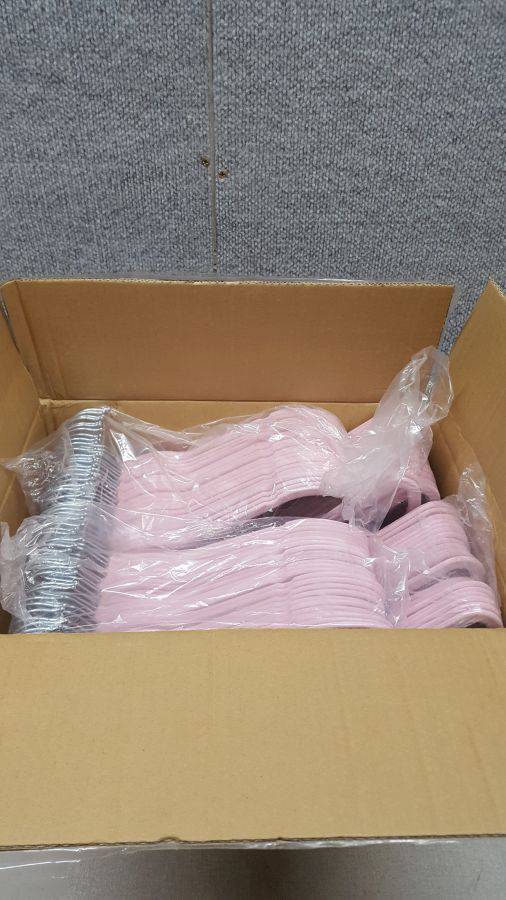 Elama Home ELH100PINK 100 Piece Set of Velvet Slim Profile Heavy Duty Felt Hangers with Stainless Steel Swivel Hooks in Pink