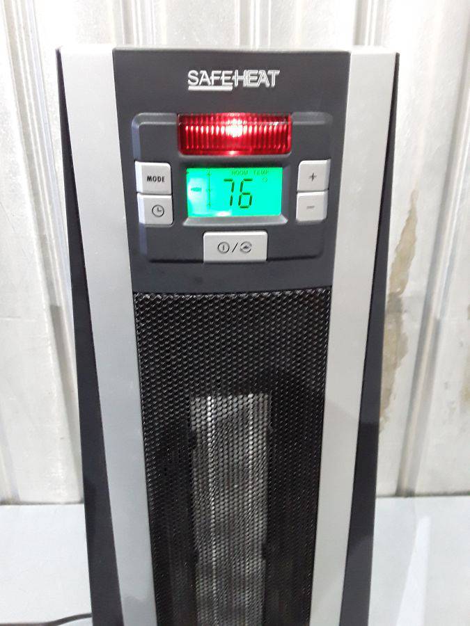 DeLonghi Safeheat Tower ceramic Heater with Remote Control Type