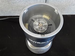 Nutri Bullet Food preparing machine 33TJ E243921 (2B) Auction