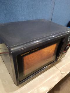 Sunbeam Carousel Microwave - Lil Dusty Online Auctions - All