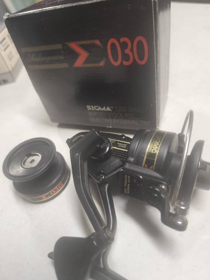 Shakespeare Sigma 2200 Series model 030 Reel (new in box) Auction