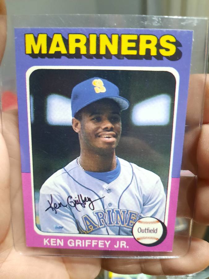 Sold at Auction: Ken Griffey Jr. Rookie Card lot of 7