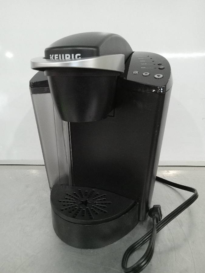 keurig k50 classic coffee maker black silver