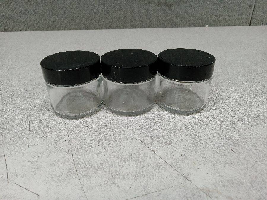 Bumobum 2 oz Glass Jars with Lids, 3 pack Clear Small Jar with Black Lids,  Blank Labels & Inner Liners, 60 ml Empty Round Cosmetic Containers for  Sample, Powder, Cream, Lotion, Spice 2oz-Clear
