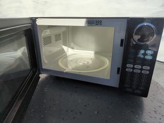 Sunbeam Microwave, Small Estate Auction