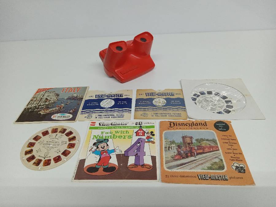 Vintage Viewmaster 3D Viewer Red For Reels With 7 Reels. (216