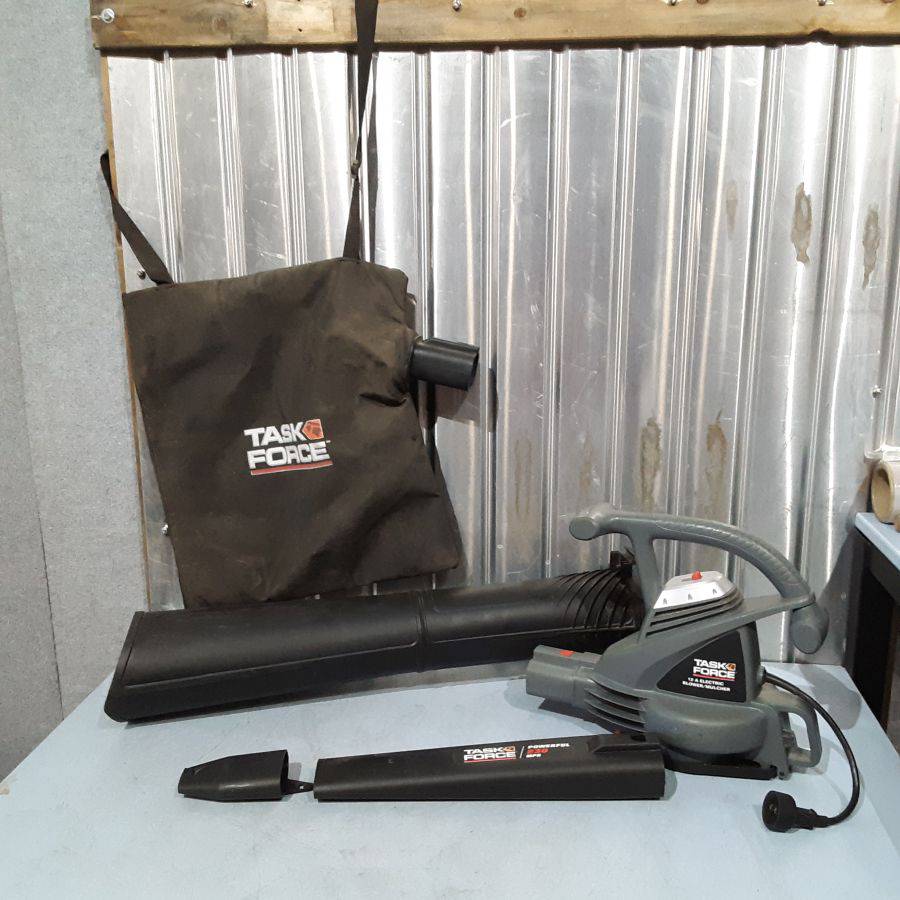 Sold at Auction: Black & Decker Electric Leaf Blower