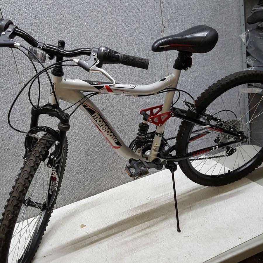 mongoose fission mountain bike