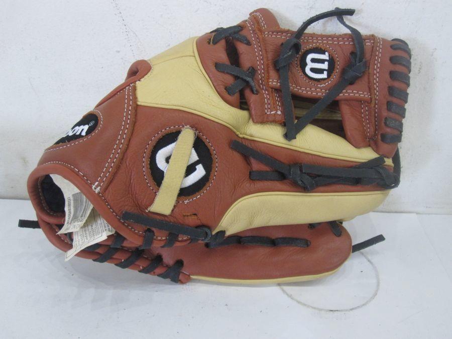 a550 baseball glove